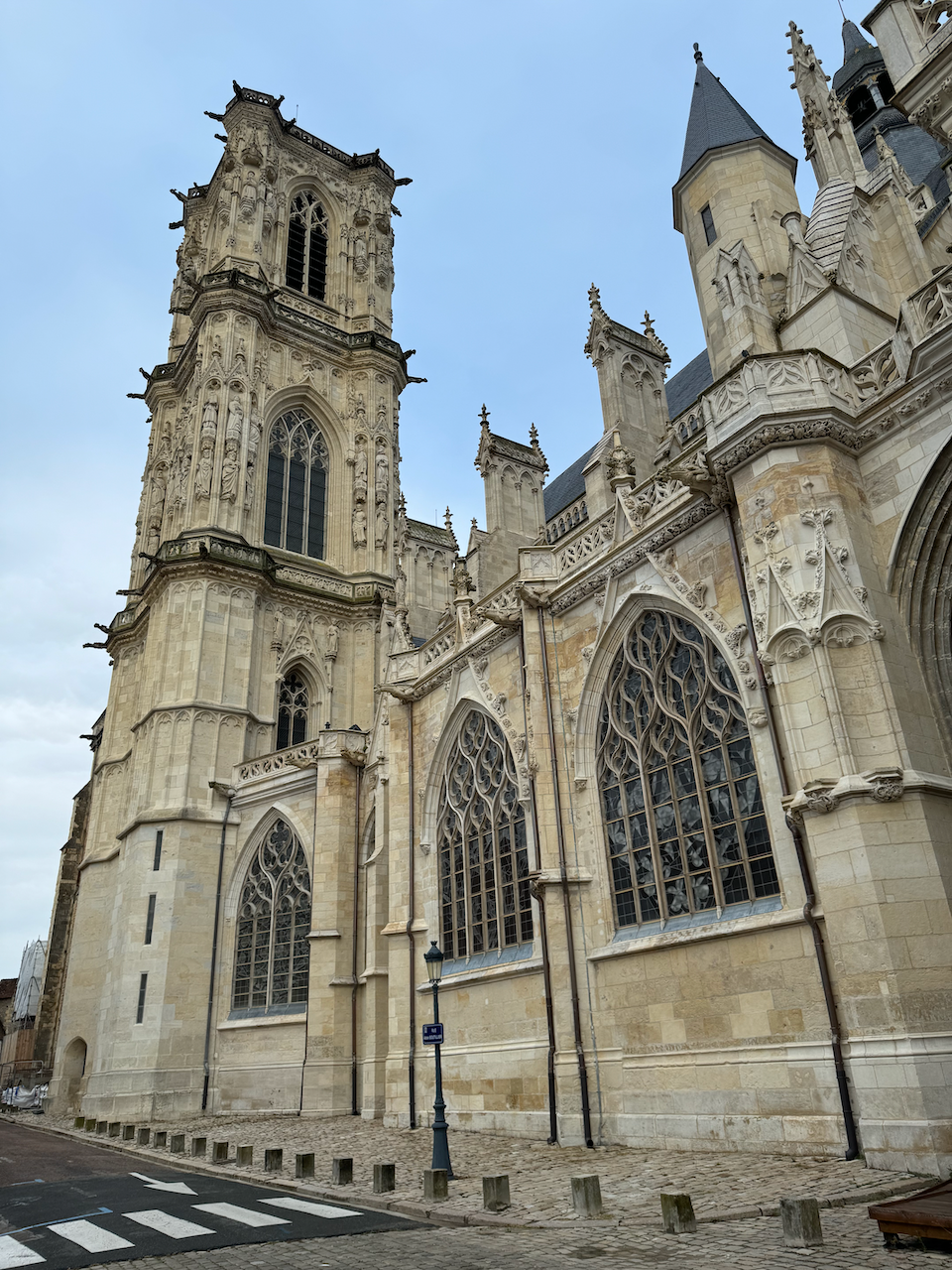 Church in Nevers x