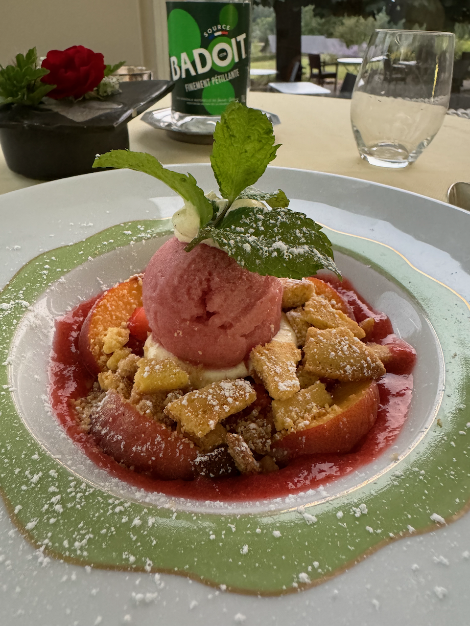 Le Coq Hardi - Sorbet on a bed of peach and crumble