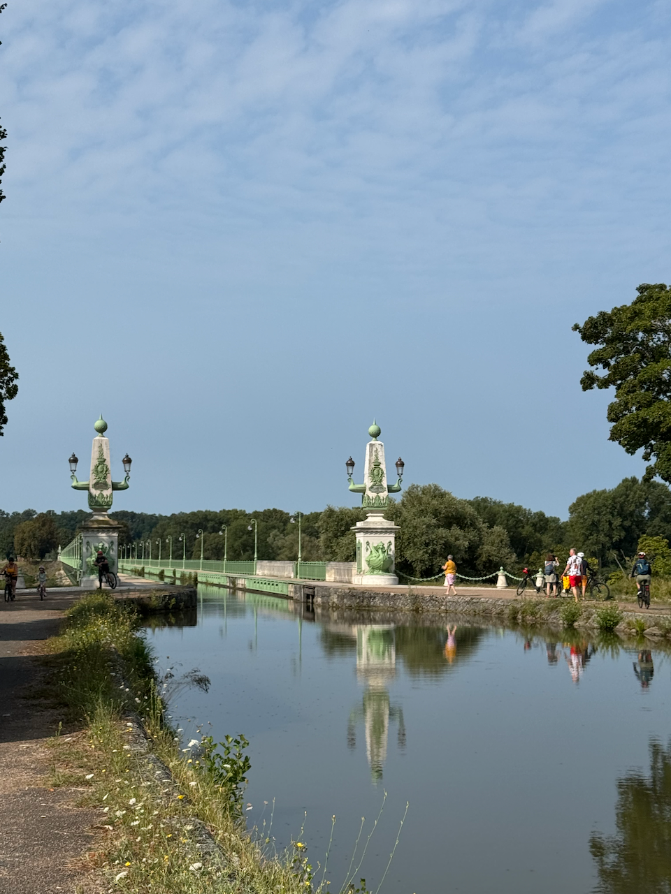 Entering the aqueduct at Briare