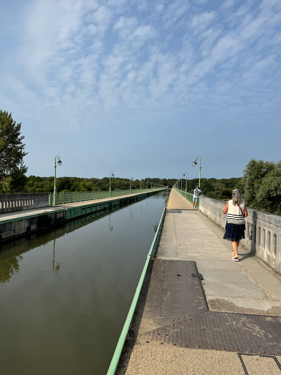 Crossing the aqueduct at Briare