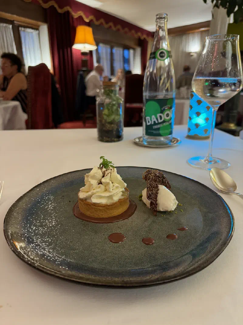 Pear tart at Hotel le Grand Sully