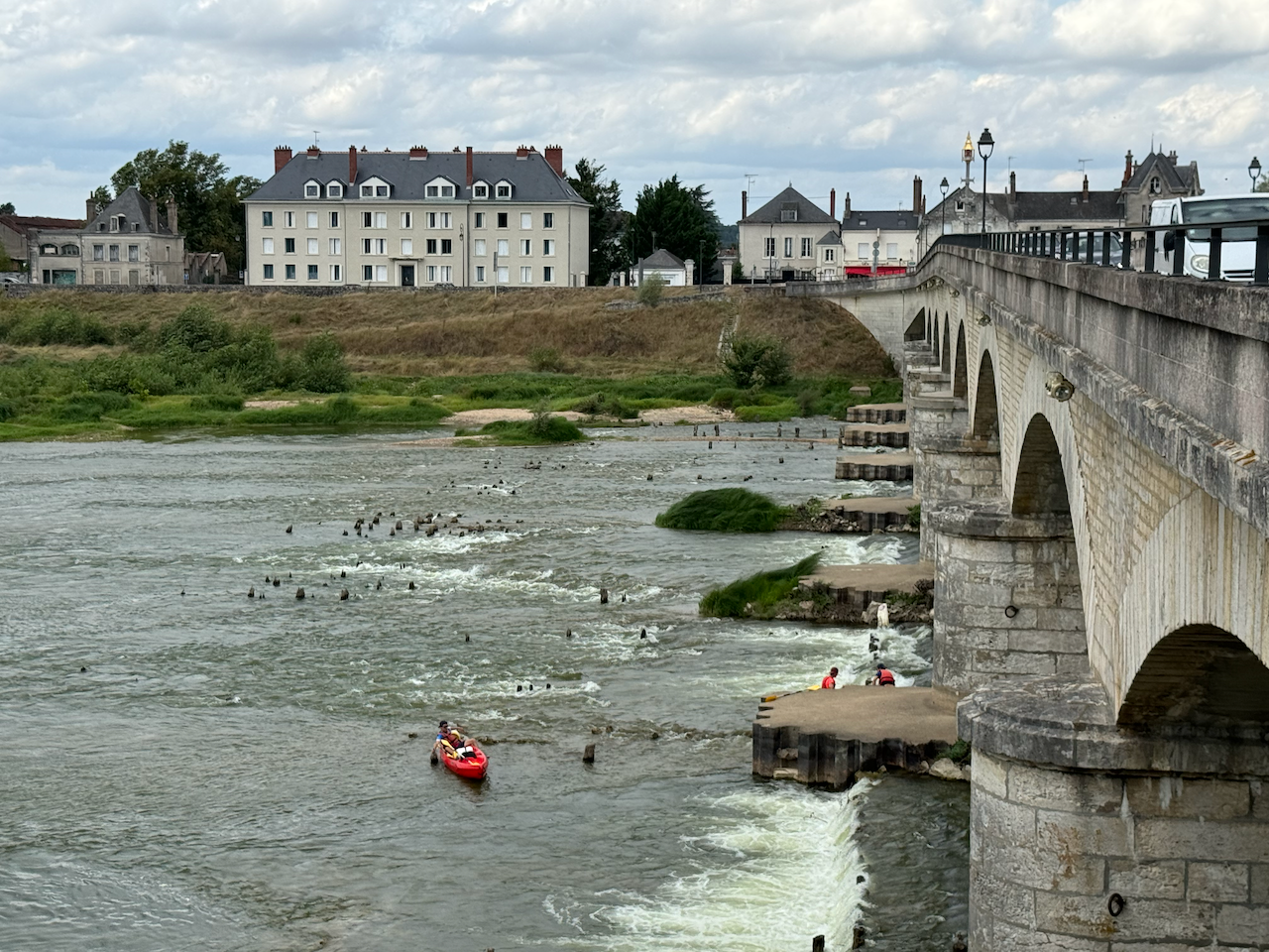 Amboise kayakers