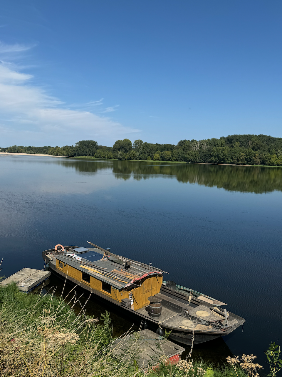 A boat on the river at Montsoreau