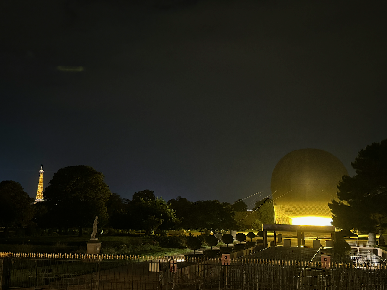 Paris Louvre Olympic flame balloon