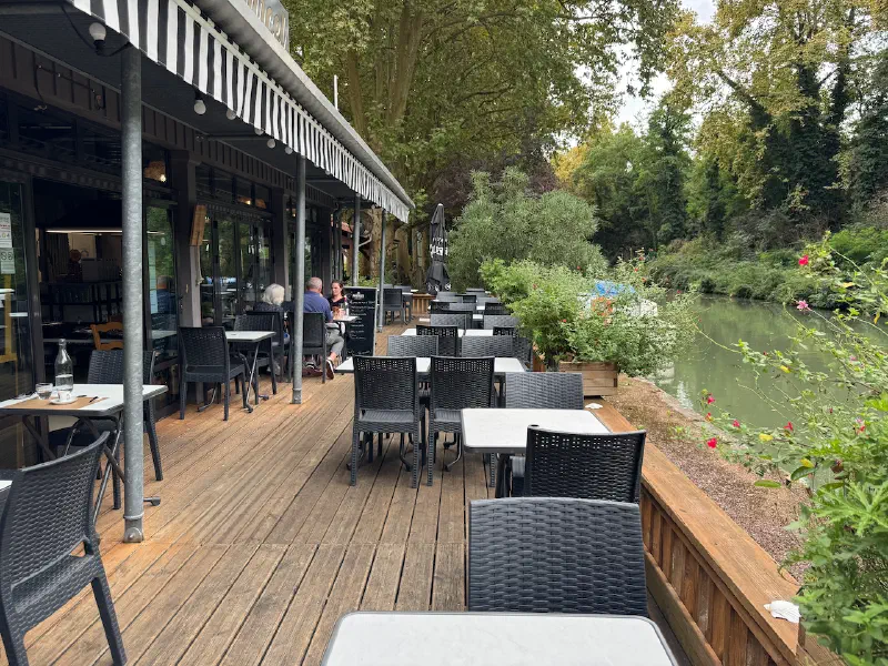 Lunch restaurant