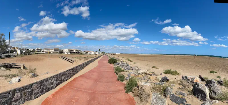 The path along the beach