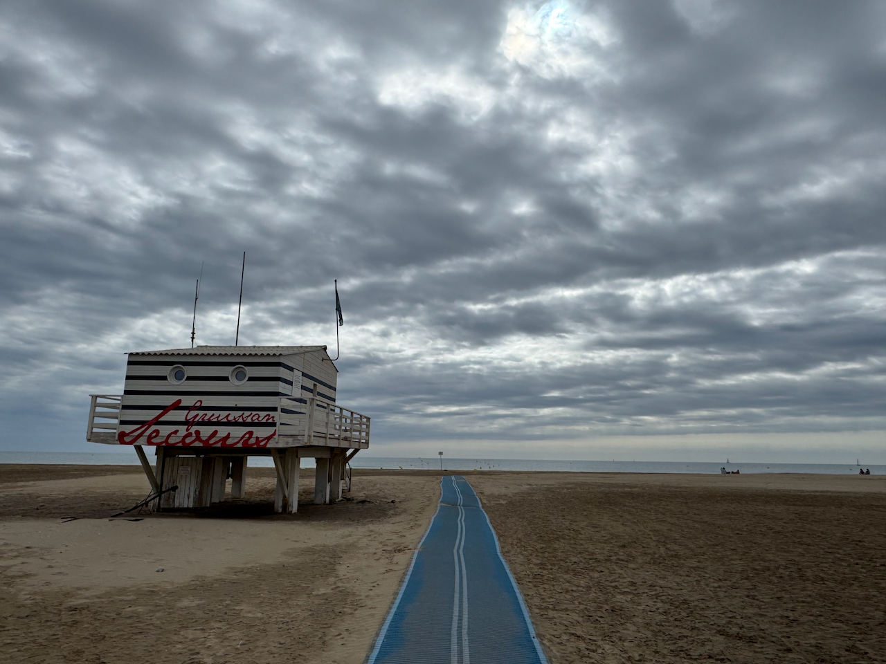 Lifeguard tower at Gruissan